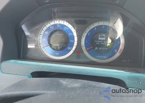 2010 Volvo V70 3.2/3.2 R-Design z USA, uszkodzony, nr VIN YV1982BW4A1118426